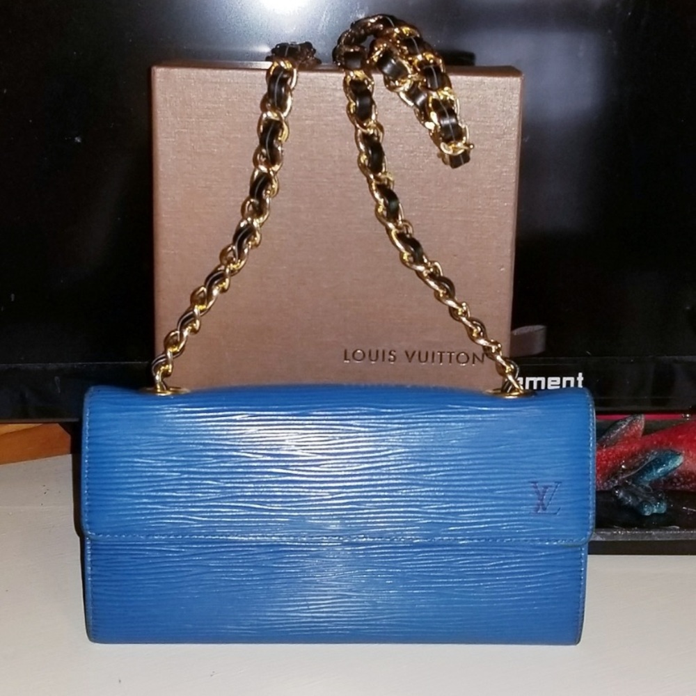 LOUIS VUITTON Credit Blue Bifold Epi Sarah Wallet - Picture 12 of 12